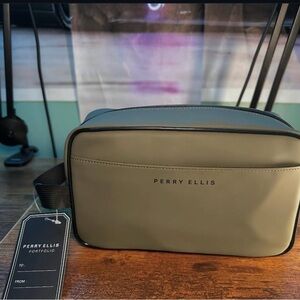 Perry Ellis Black and Gray Toiletry Bag